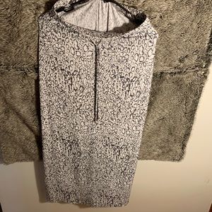 Michael Michael Kors, maxi skirt, size small, 94% polyester, 6% elastic cheetah
